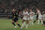 La imagen que demuestra el penalti a Hancko