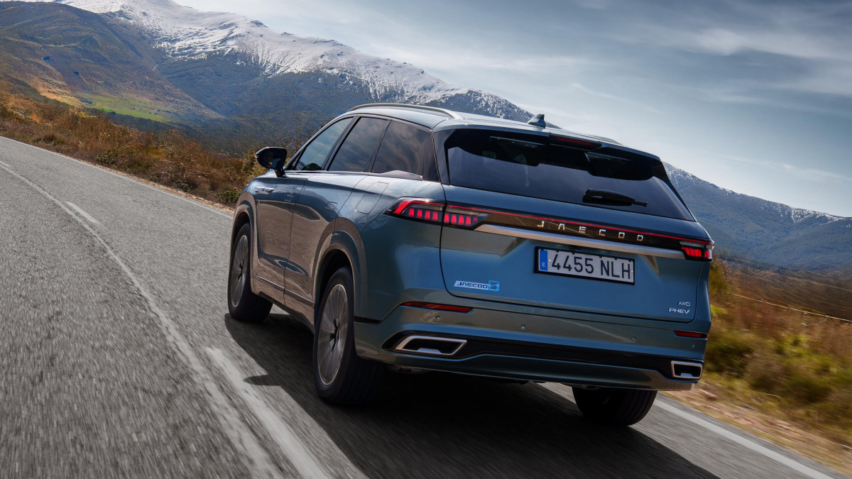 Probamos el Jaecoo 8, el SUV chino que recorre 150 km eléctricos y tiene un interior que parece de otra liga
