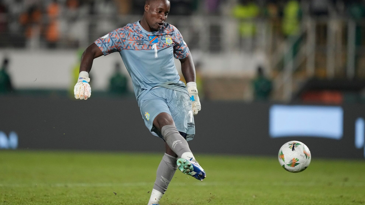 Lionel Mpasi, el arquero goleador que está amargando a Inglaterra y debe su convocatoria a Bakambu