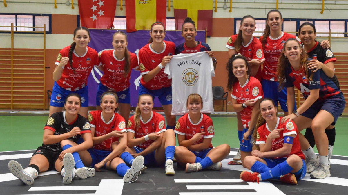 Futsi Atlético Navalcarnero dedica a Ana Luján su primera victoria