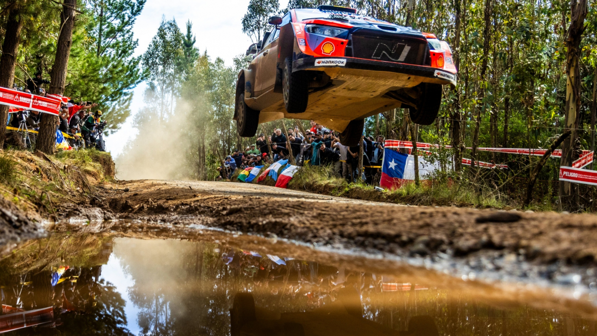 Fourmaux sorprende y lidera el primer día del Rally de Chile