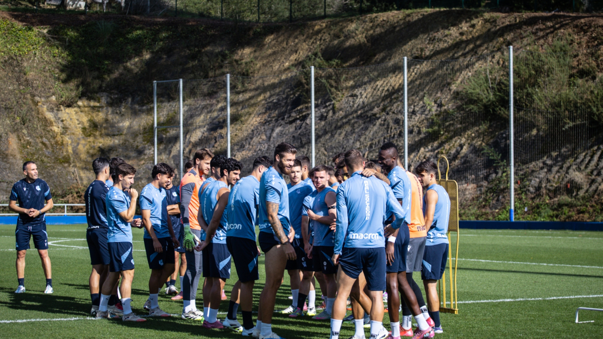 Jogadores da Real Sociedad em campo