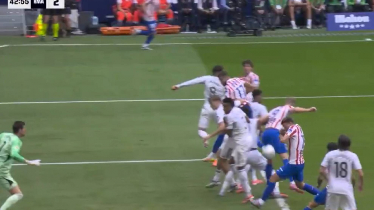 Burrull y el gol anulado a Lenglet:  Decisión correcta porque marca con el brazo 