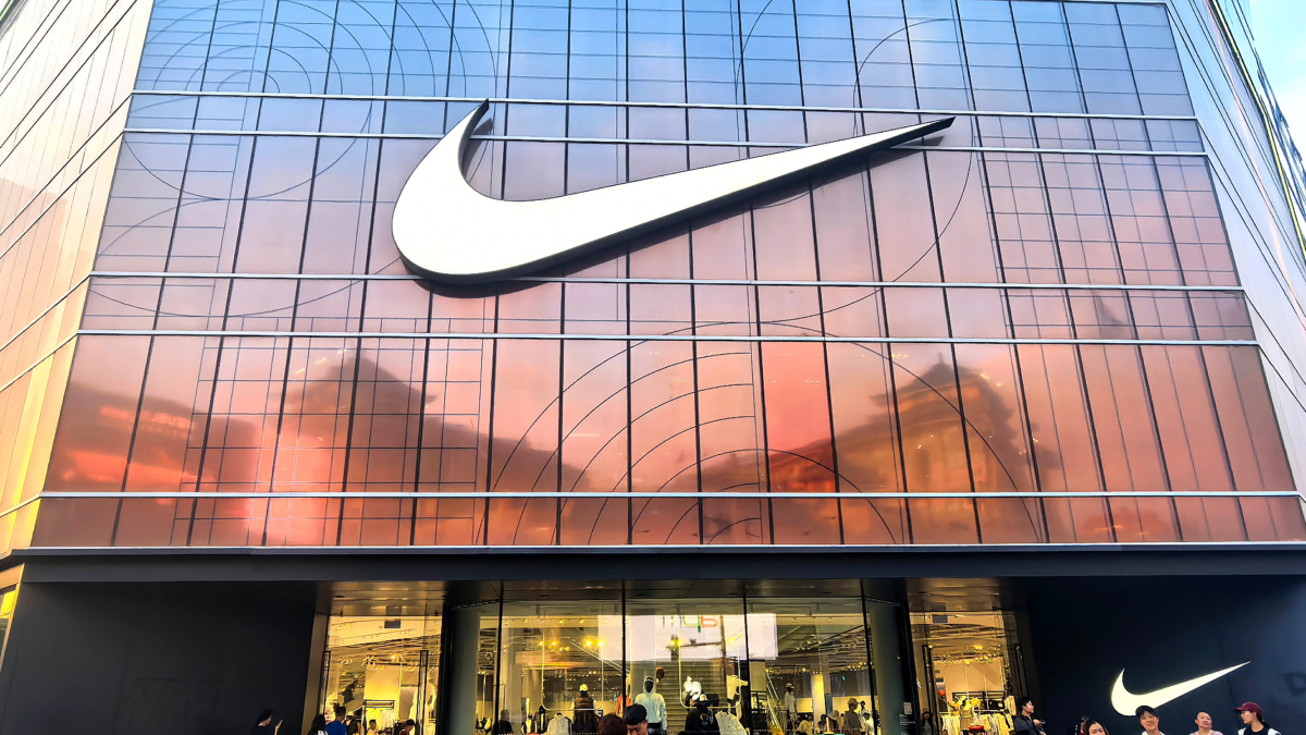 Nike cede ante Zara