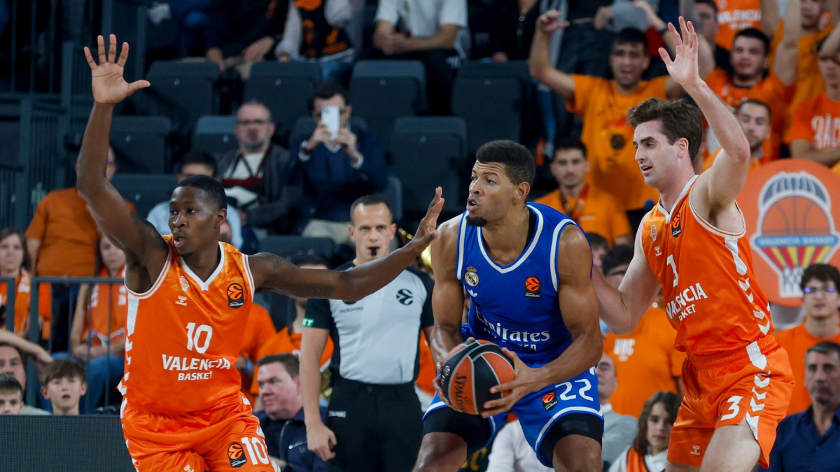 El Madrid firma el acta del partido ante el Valencia bajo protesta