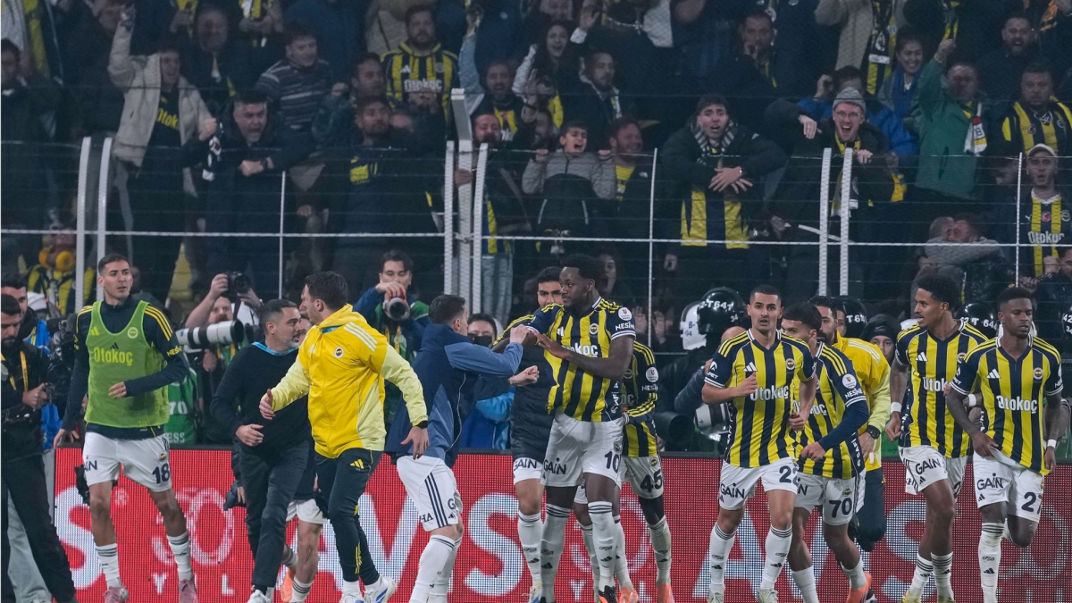 El Fenerbahçe de Asensio enciende Estambul