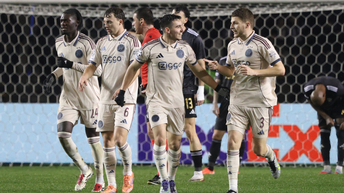 El Ajax se aferra a un milagro