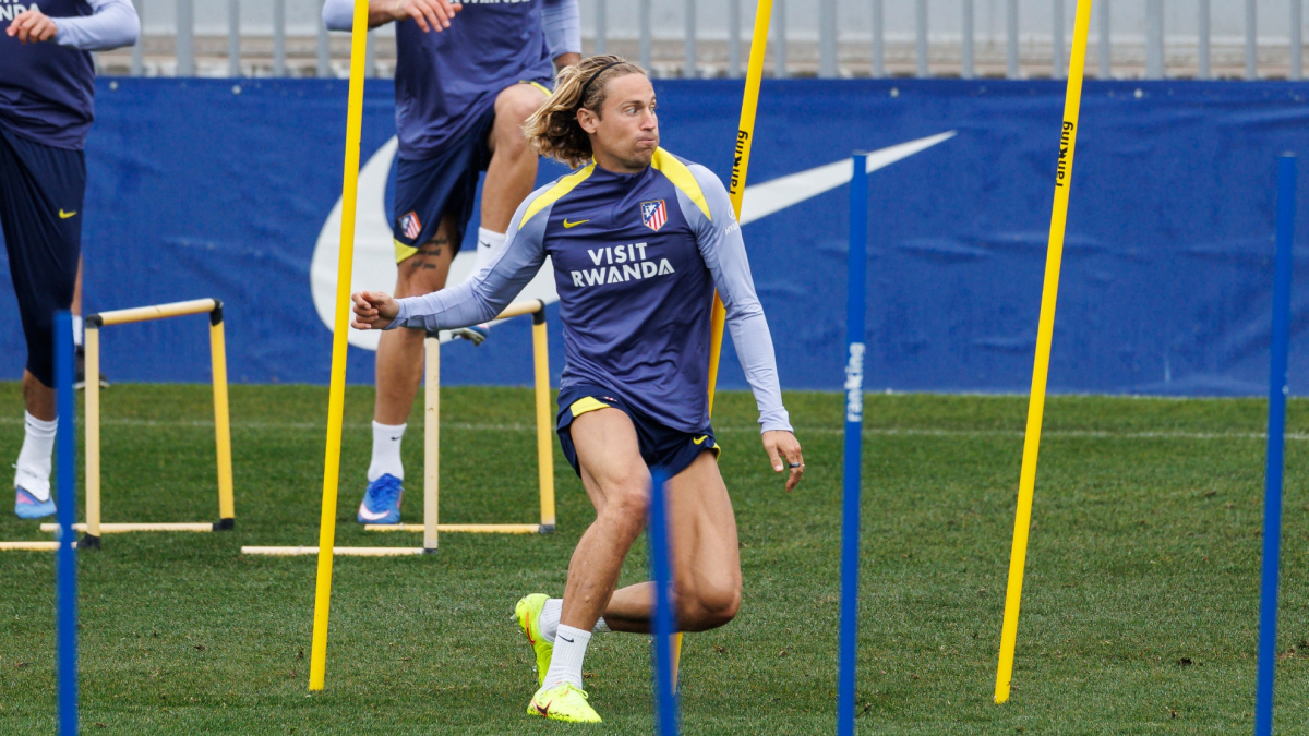 Llorente y Sorloth, listos para Girona en un entrenamiento con una visita muy especial