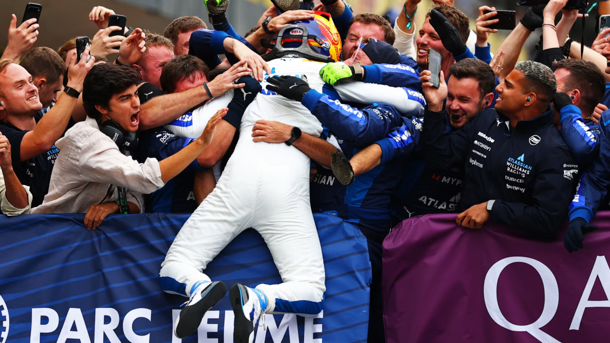 El método Sainz: equipo al que llega, equipo que vuela