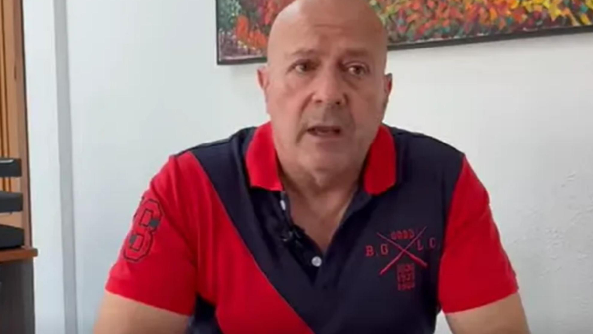 Cesan a un concejal del PSOE por protagonizar un vídeo con cánticos machistas y sexistas