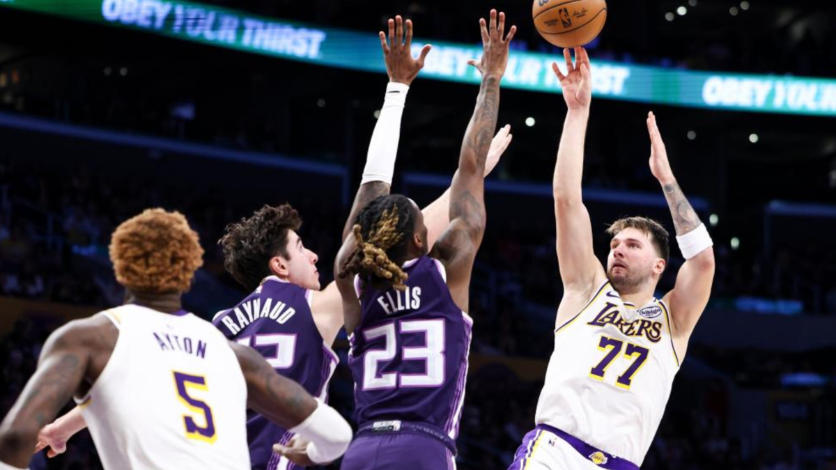 Doncic y LeBron calman la tormenta en los Lakers
