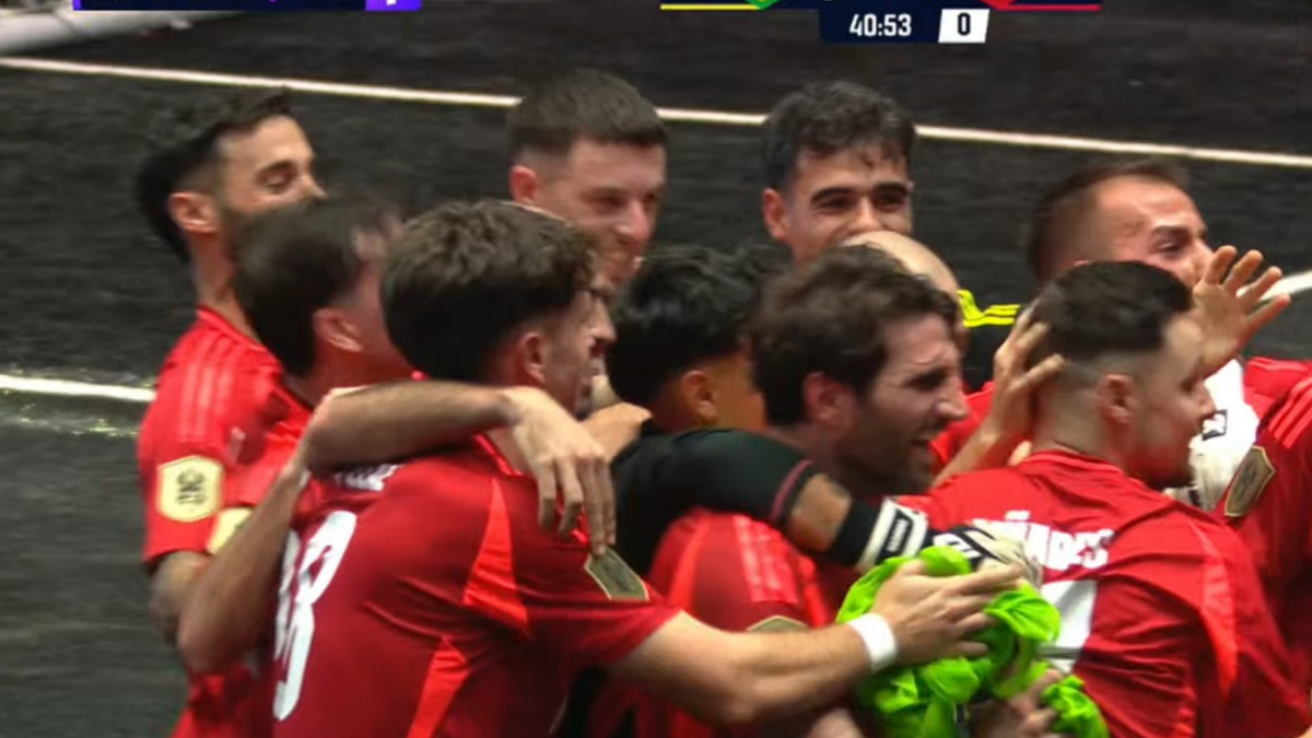 España golea 3-7 a Brasil en la final anticipada<br>