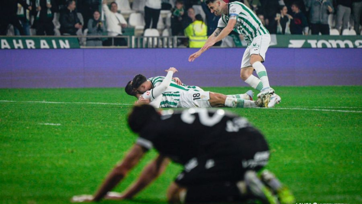 Este Córdoba no pierde de vista la cima de la tabla