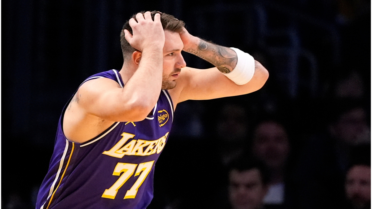 Doncic, expulsión y derrota ante Antetokounmpo