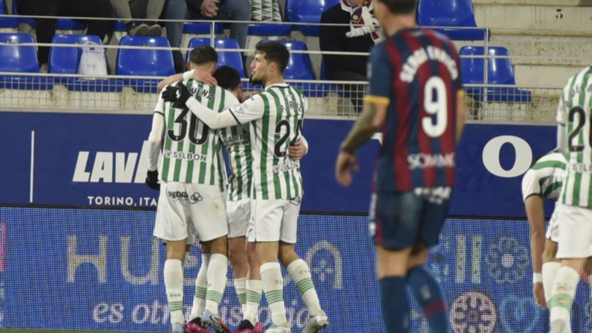 El Córdoba remonta para alimentar su sueño