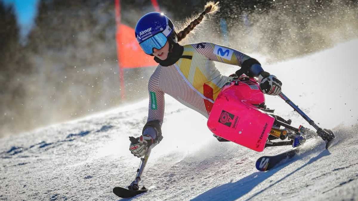 Audrey Pascual gana su segundo oro en Saalbach y lidera la general