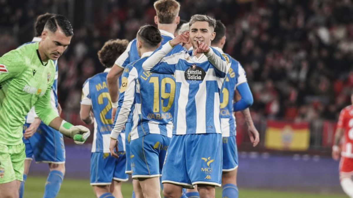 El Dépor remonta, adelanta al Almería y deja más apretada la zona para Primera