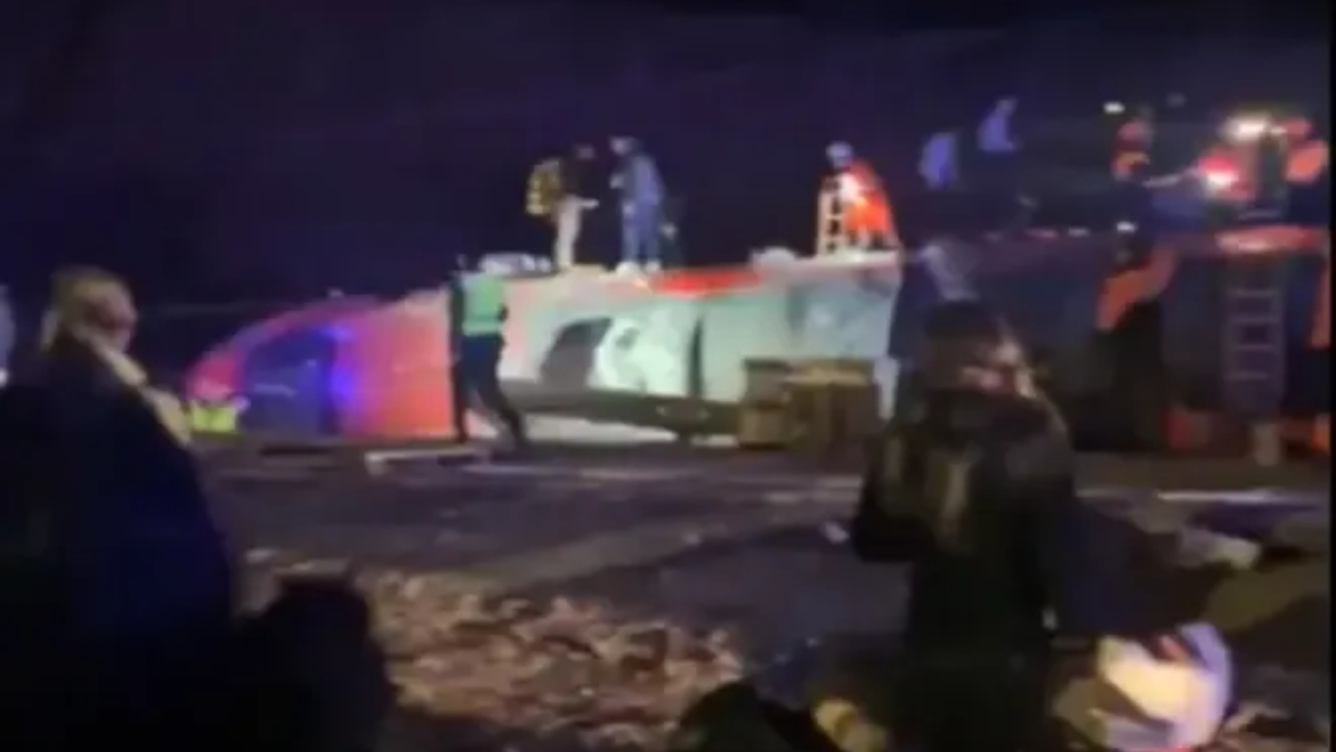 Al menos diez muertos al descarrilar dos trenes de alta velocidad en Adamuz (Córdoba)