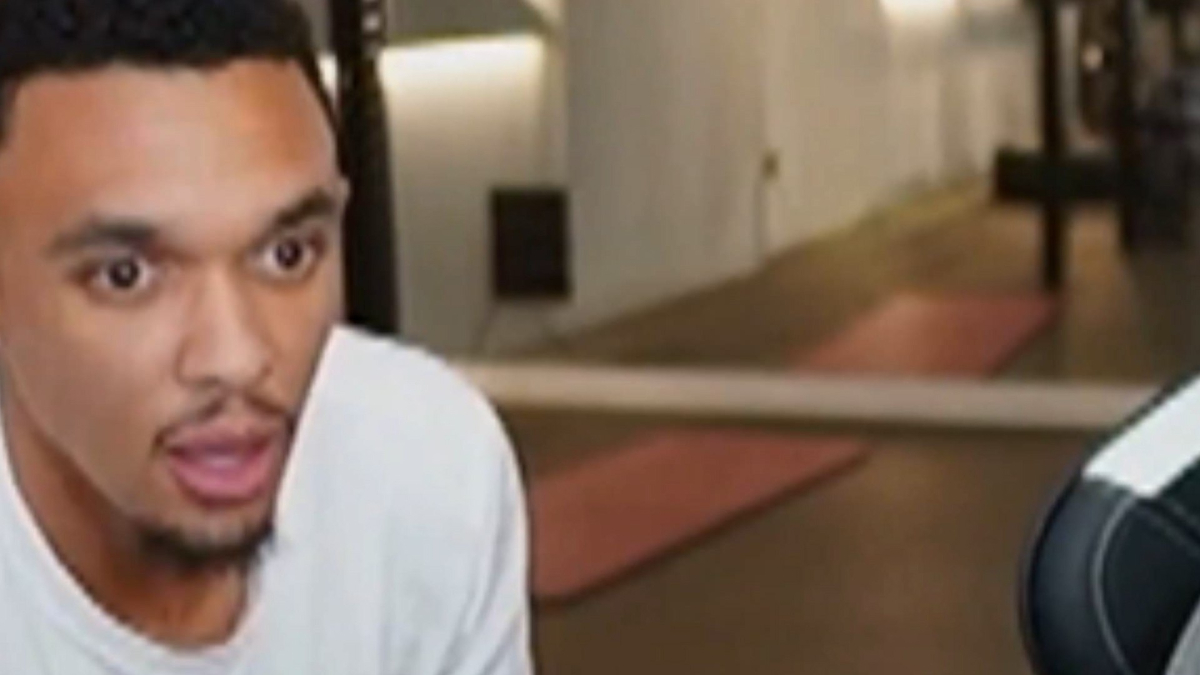 La impactante reacción de Alexander-Arnold al ver el penalti fallado por Brahim