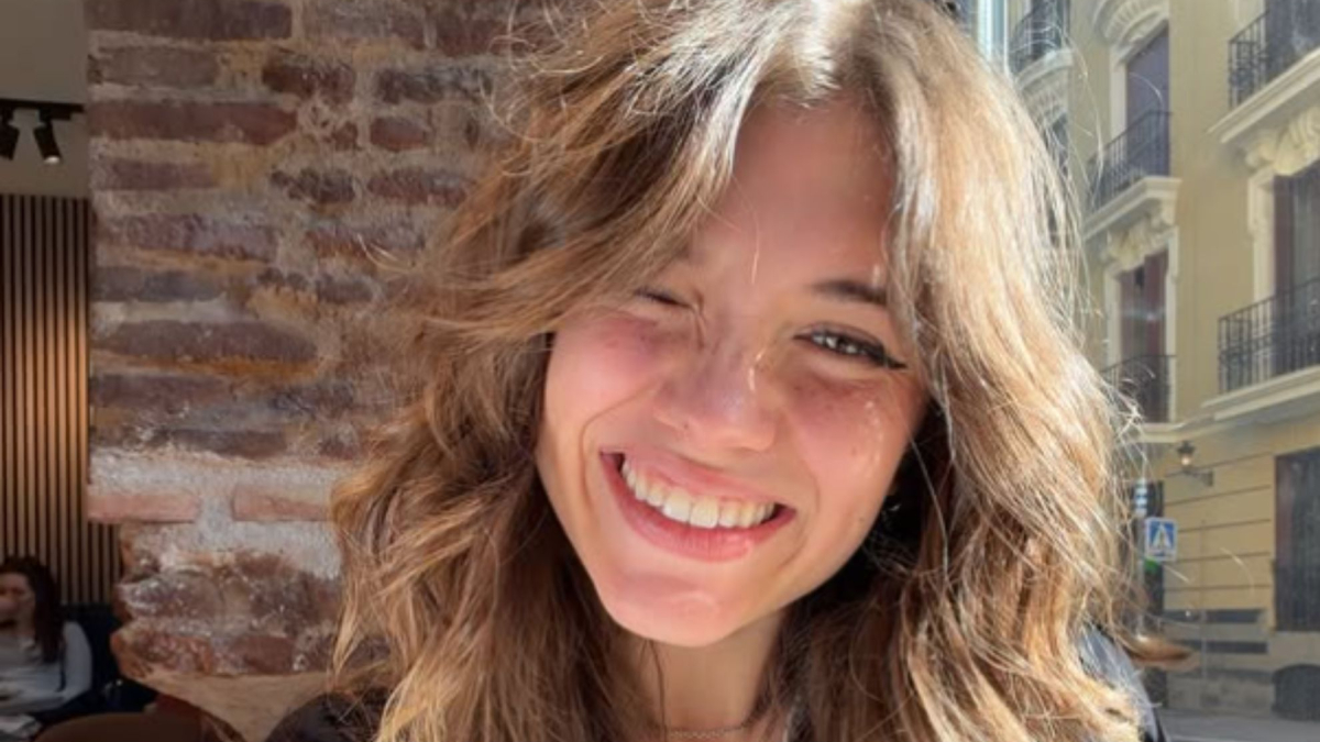 Una influencer española muestra cómo un acosador le persigue en el centro de Madrid