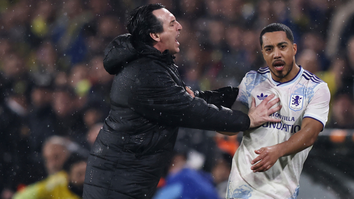 Tielemans se enfada con el cambio... ¡y ojo a la reacción de Emery!<br>