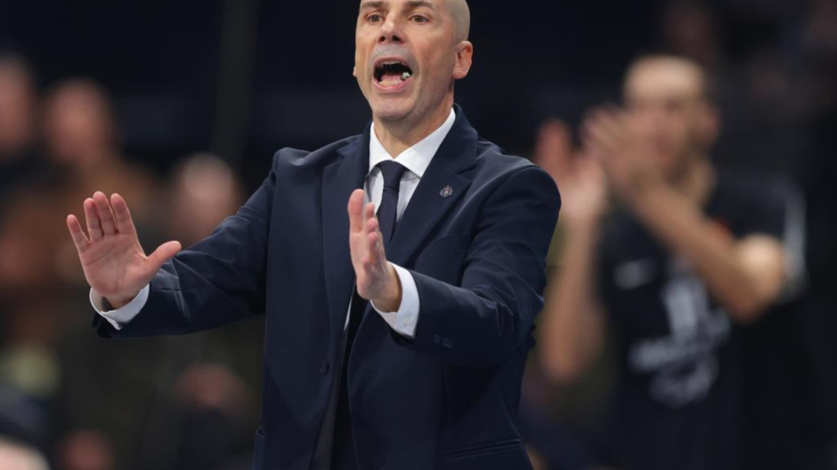 El Partizan extiende su relación con Joan Peñarroya