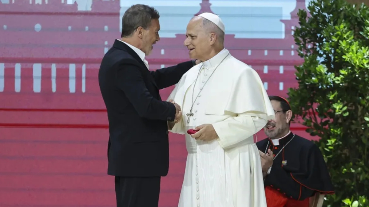 Antonio Banderas ante el Papa León XIV: así fue su emotivo d