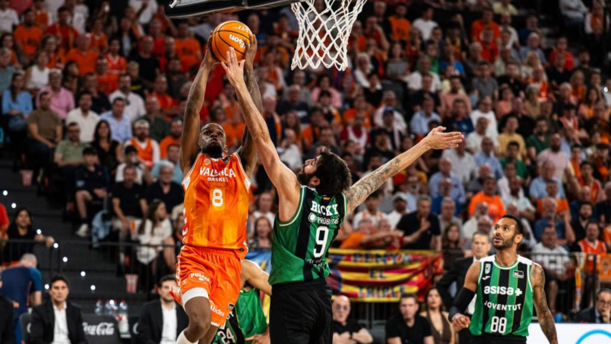 El Valencia somete al Joventut en una oda al baloncesto con 