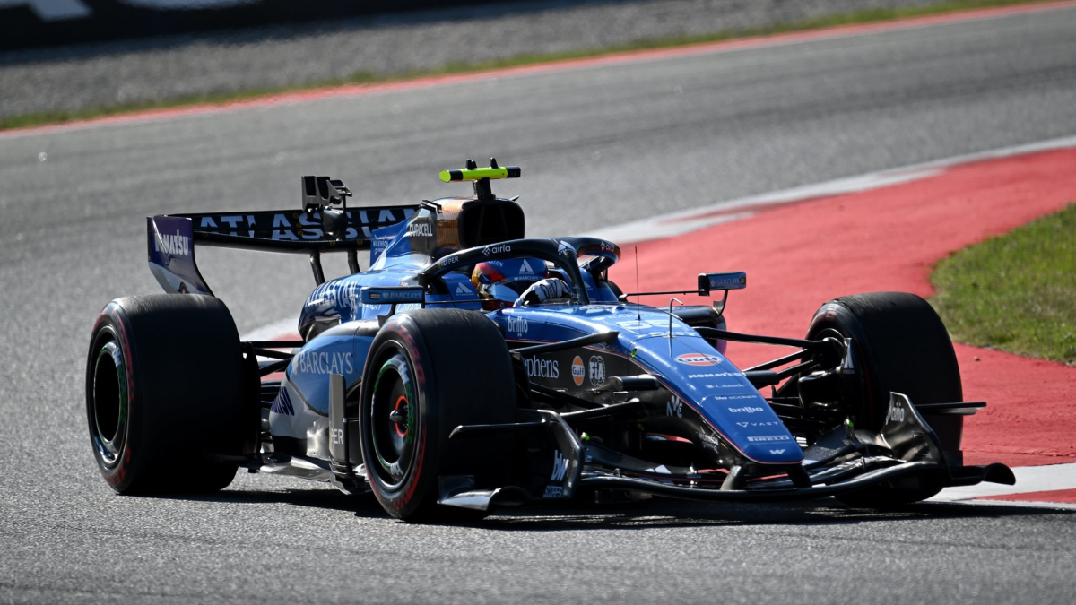 Hamilton sigue volando y amenaza a Mercedes