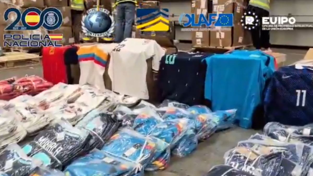 Golpe letal al tráfico de camisetas falsas en España<br>
