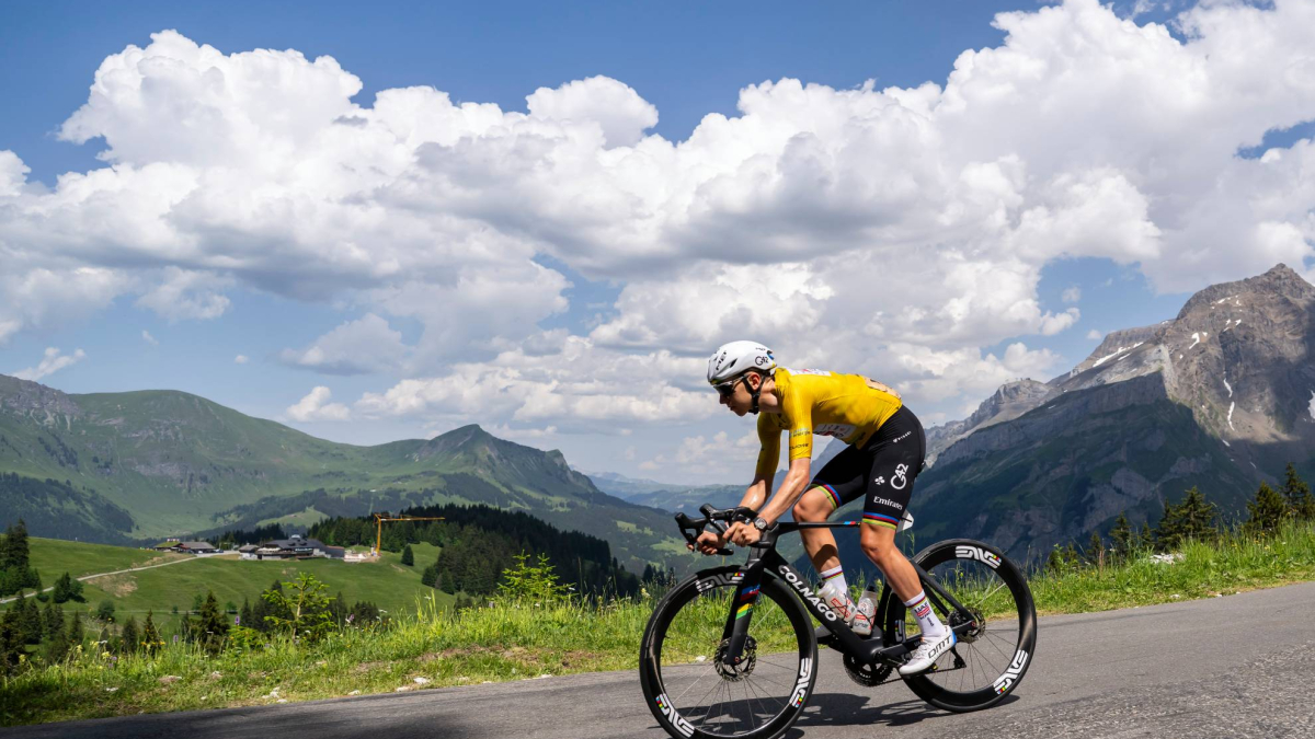 Pogacar gana en Suiza