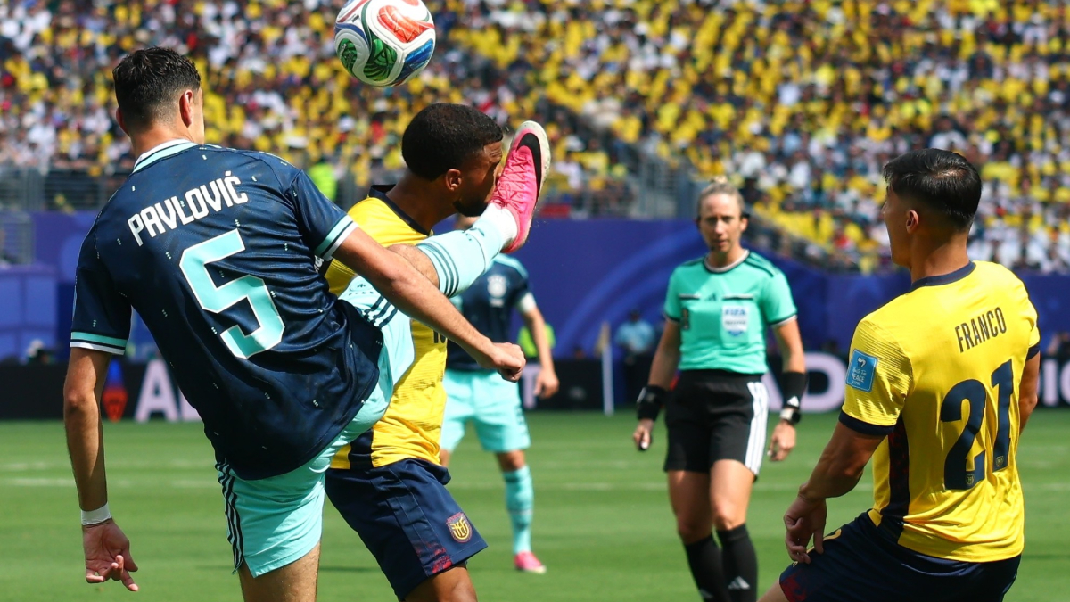 ¿La mayor pifia arbitral de lo que va de Mundial?<br>