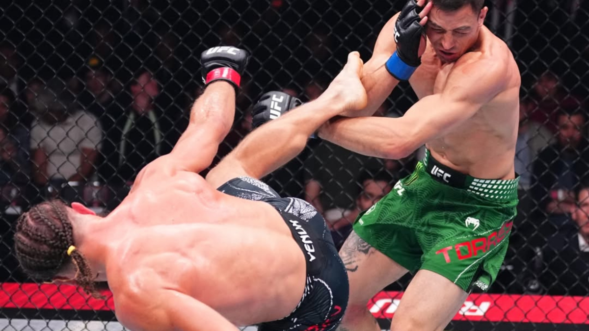 Fiziev noquea a Torres tras una patada giratoria en el UFC Baku