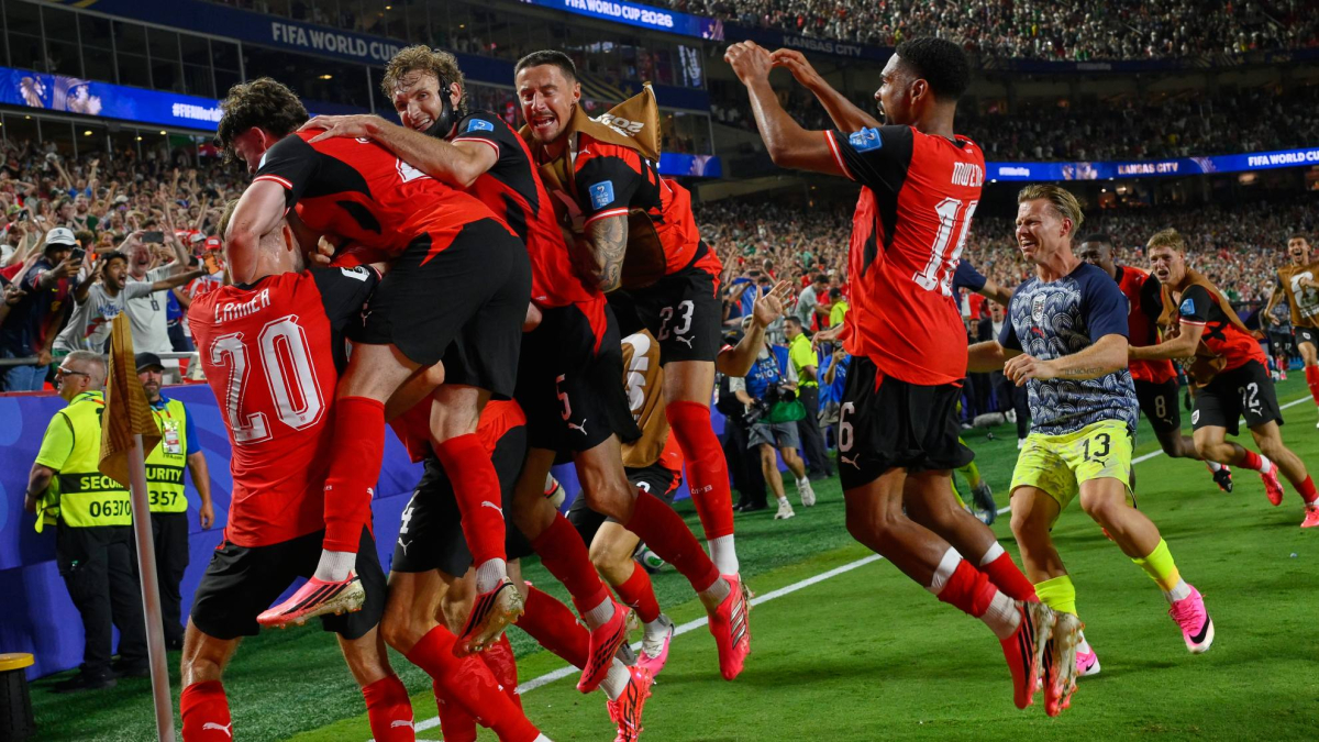 ¡El final más increíble! ¡Austria, eliminada en el 93'... y clasificada en el 96'!