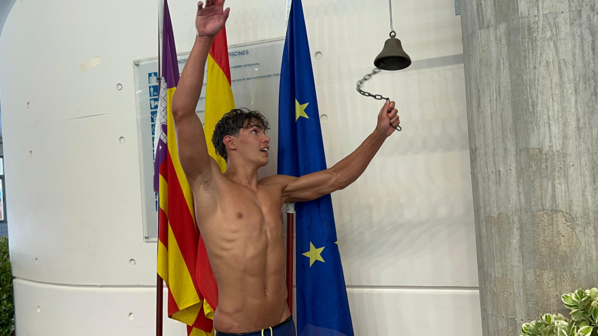 Hoek da otra exhibición con récord y España logra una treintena de mínimas para los Europeos de París<br>