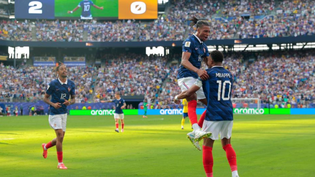 "No sé si jugará en el Madrid, pero sí sé que a Mbappé le encantaría"