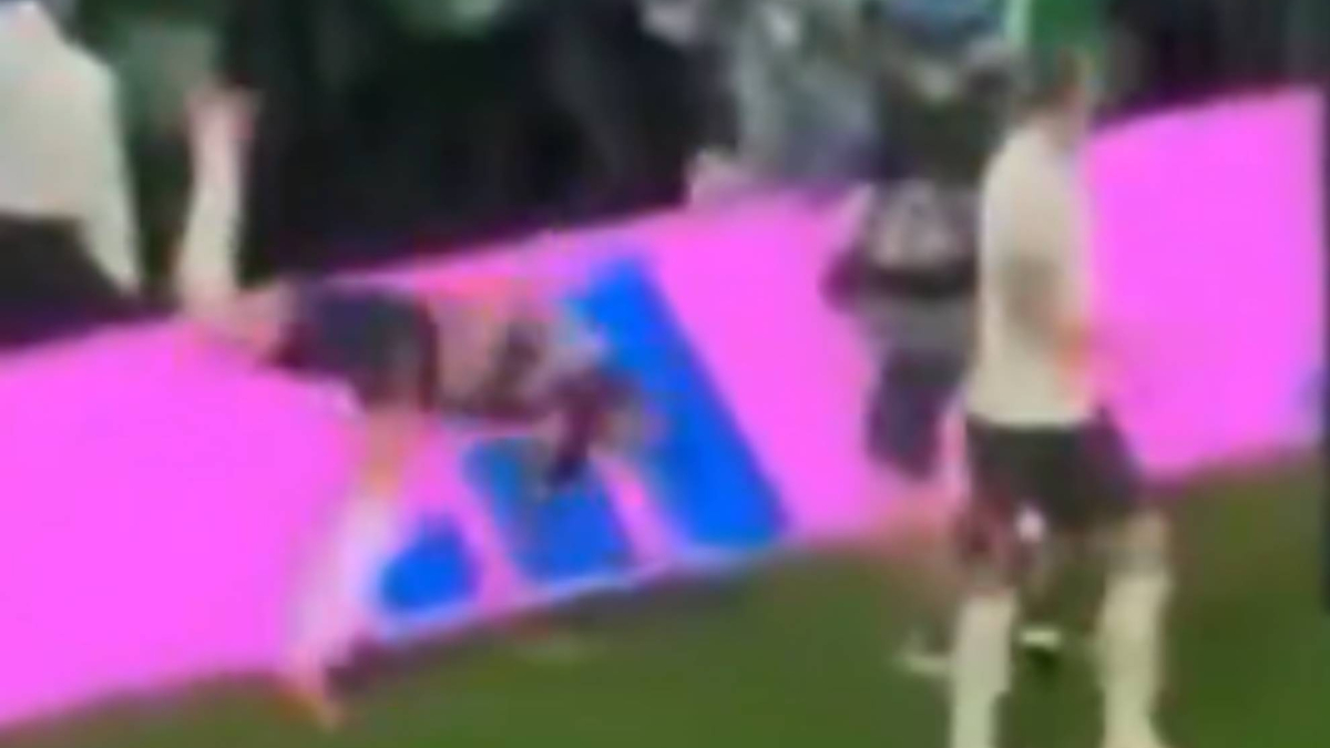 Susto en la fiesta de Inglaterra: aparatosa caída de Jordan Henderson celebrando con los hinchas