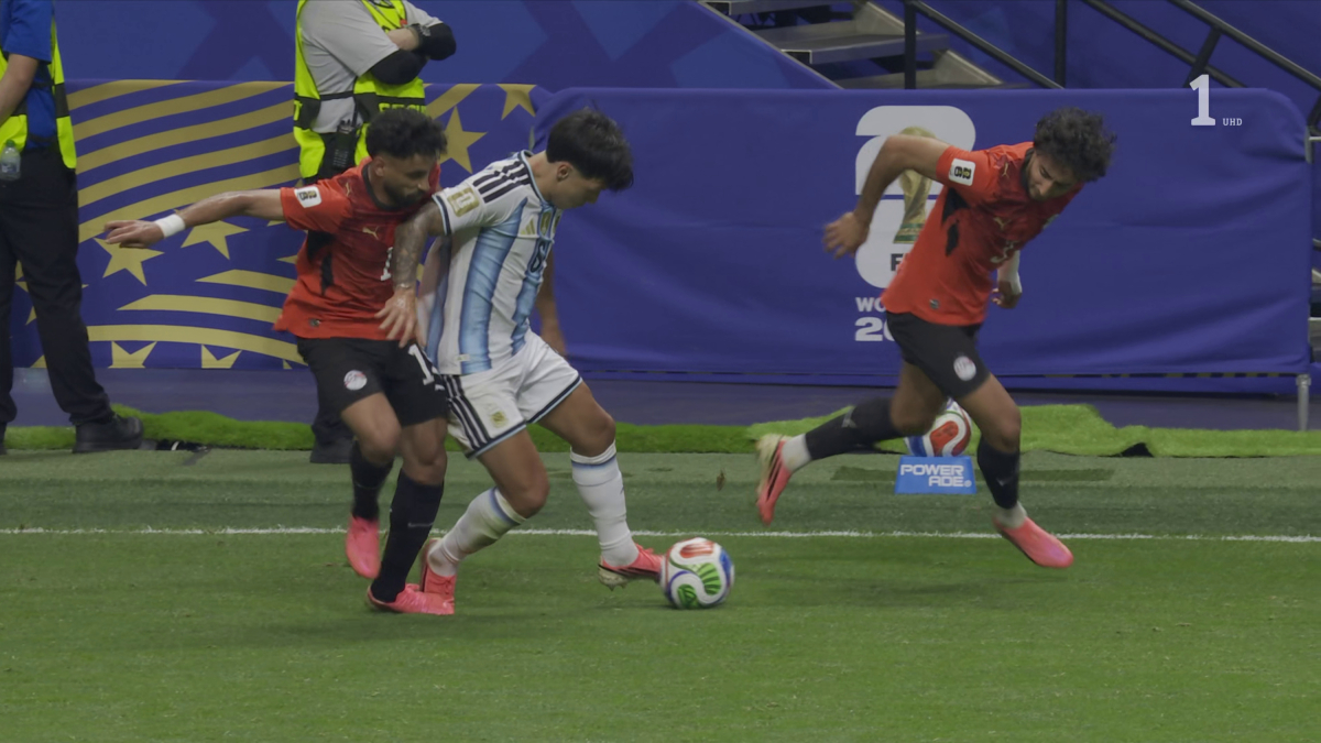 Burrull y la falta previa que anuló el gol a Egipto: "No es suficiente y no tiene incidencia en el gol"