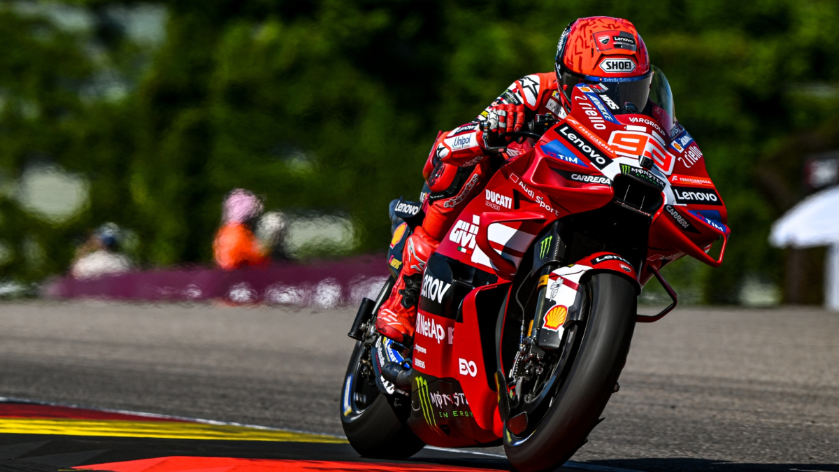 Marc Márquez gana el Sprint de Sachsenring para seguir recortando