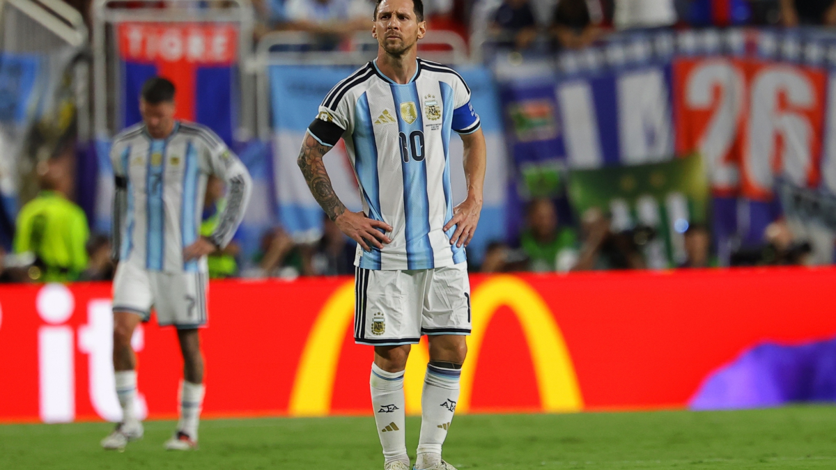 O'Reilly: "Enfrentarme a Messi es una oportunidad única en la vida"