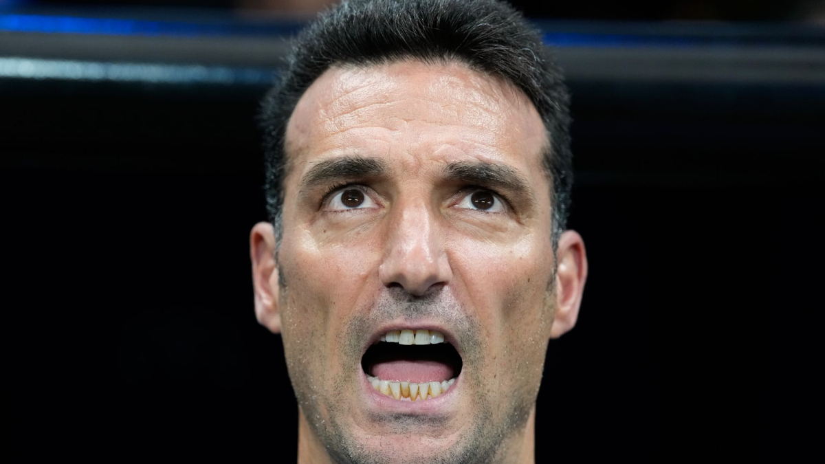 La 'masterclass' de Scaloni vale una final del Mundial contra su mentor De la Fuente: "No soy ningún mago"