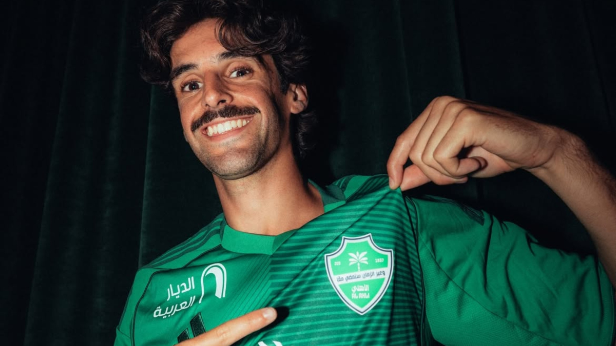 Al Ahli baña en oro a Trincao