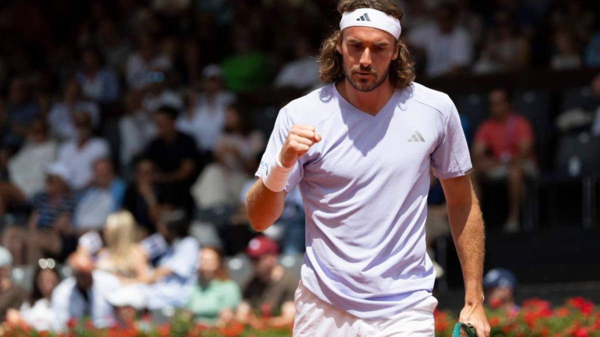 Tsitsipas vuelve a ganar un título más de un año después