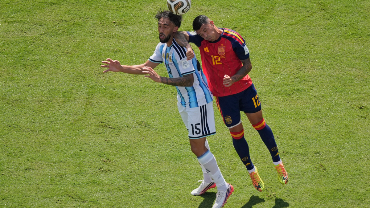 Un césped lamentable ensucia la final