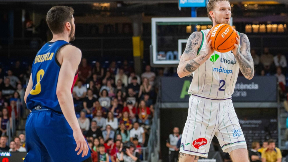 Balcerowski se desvincula del Unicaja y fichará por el Barcelona