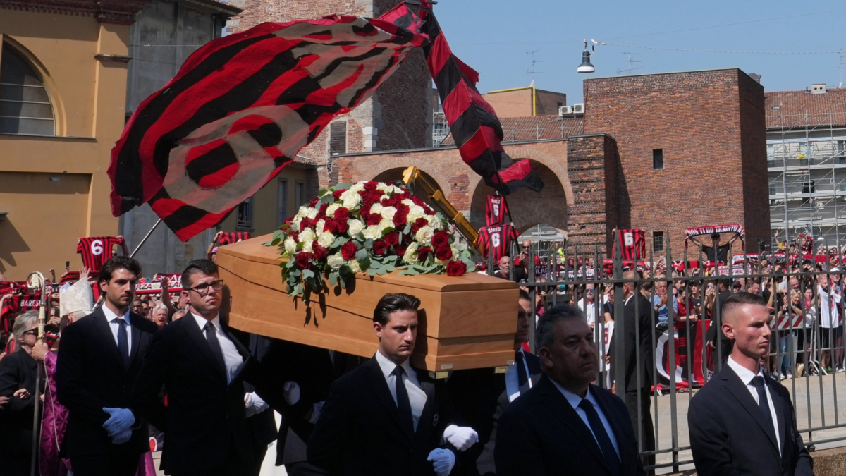 Las imágenes de un funeral para la historia para despedir a un mito del fútbol