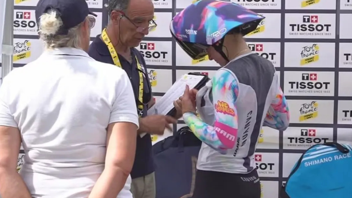 Así fue la crono del Tour tras la polémica de los 'sujetadores tramposos': "Absurdo todo"