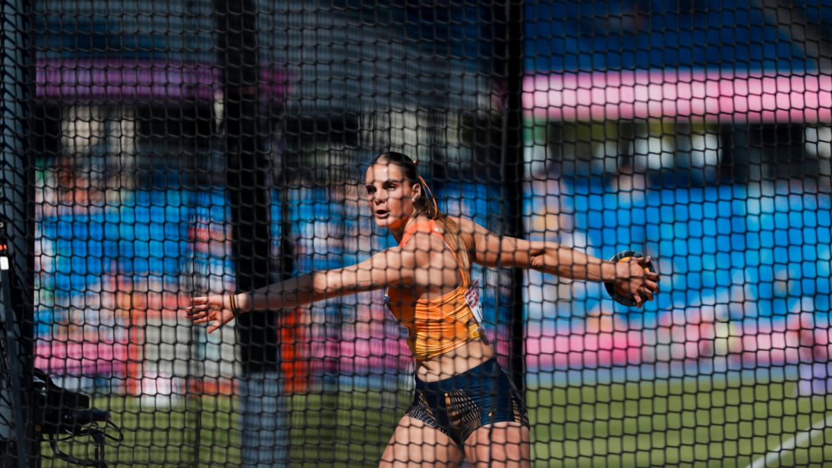 Inés López acaricia el récord de España y se mete en la final del disco