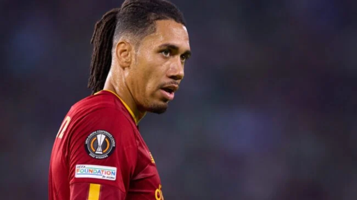 Problema central en el Valencia: el 'informe Chris Smalling', en Paterna