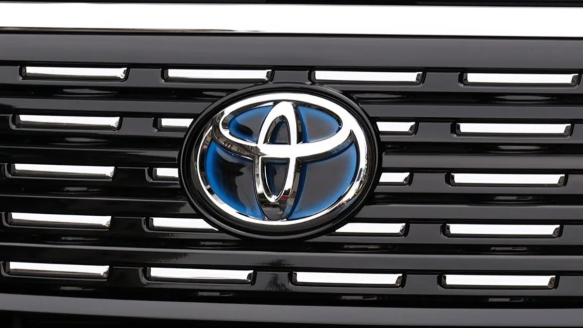 Toyota integra 400.000 robots en sus fábricas, pide a los trabajadores humanos que los entrenen y prometen que no le sustituirán